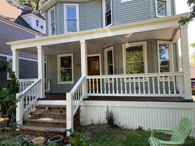 Photo - 1362 W 59th St