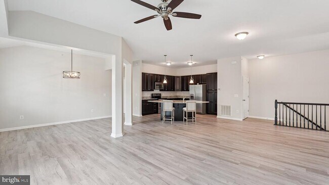 Photo - 160 Burley St Unit 201