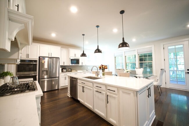 Photo - 7687 Cross Creek Dr