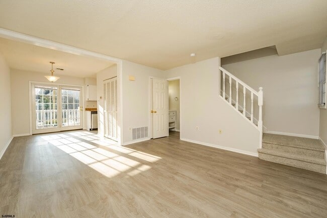 Photo - 19 Clipper Ct