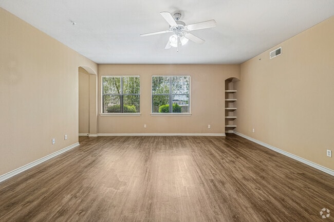 3BR, 2BA - 1,401SF - Living Room