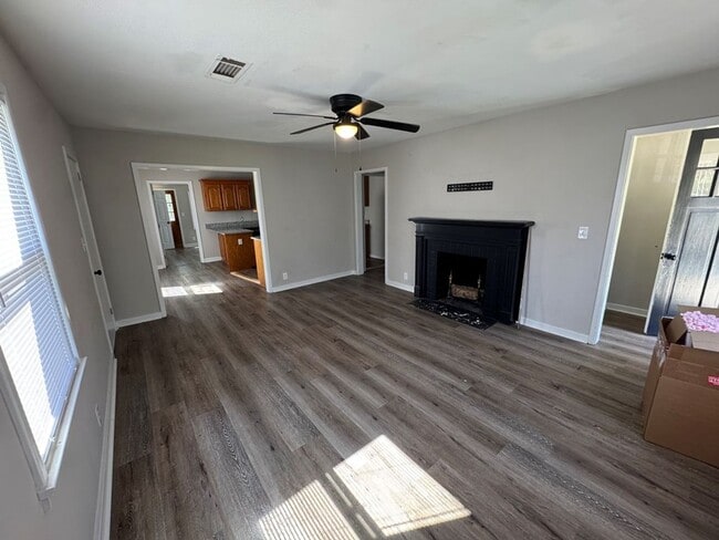 Photo - 508 Maple St