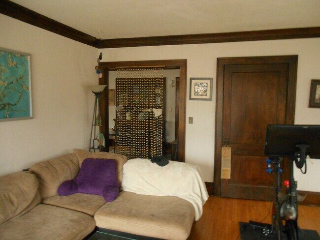 Photo - 1305 W 34th St