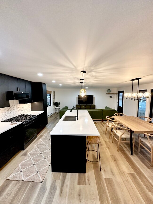 Photo - 9402 Glacier Hwy