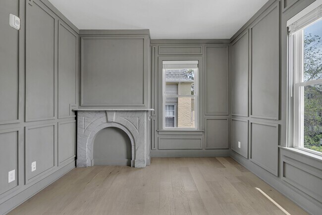 Photo - 182 Waterman St Unidad 2D