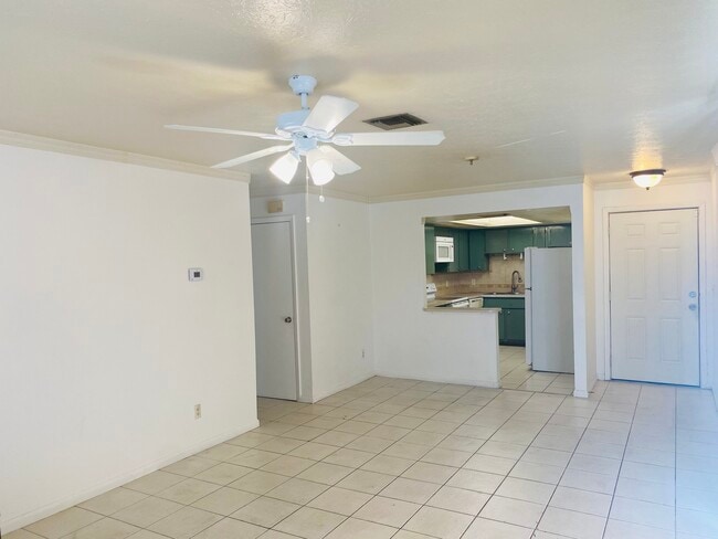 Photo - 521 NE 24th Pl