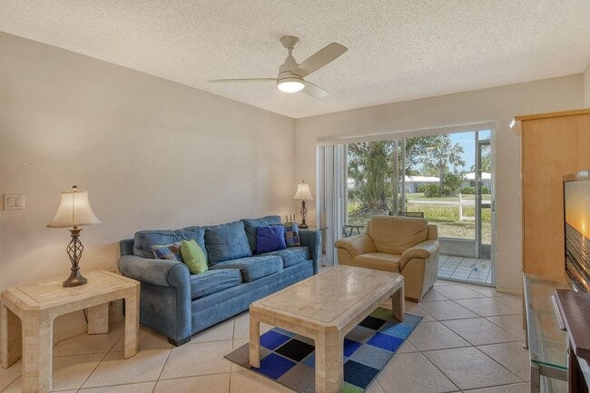 Building Photo - 3209 S Beneva Rd Unit 104 Rental