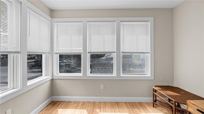 Photo - 16 Brinley St