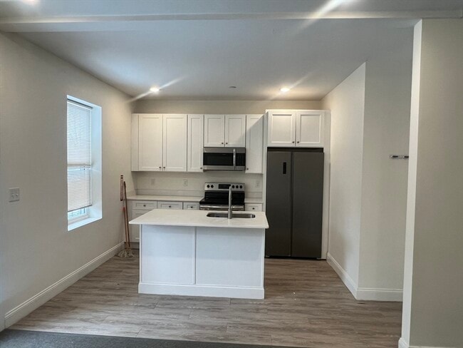 Building Photo - 123 Intervale St Unit 1