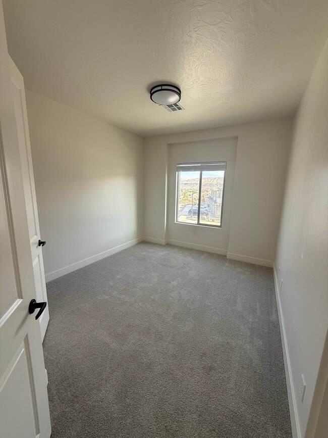 Photo - 276 S 1930 W