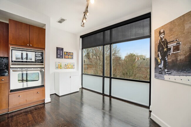 Photo - 2626 Peachtree Rd Unidad 403