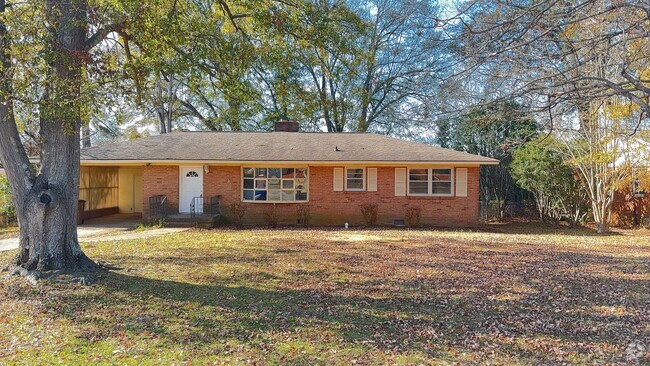 Building Photo - 3 bedroom 1.5 bathroom house with fenced yard