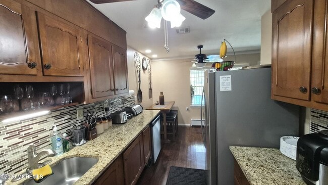 Photo - 308 W Malvern Ct