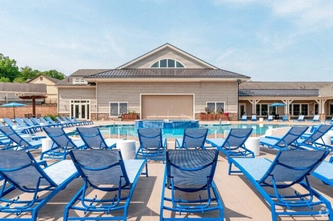 Building Photo - The Retreat at State College Rental