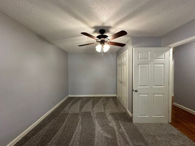 Photo - Tour Today! Delightful 4-bedroom, 2-bathro...