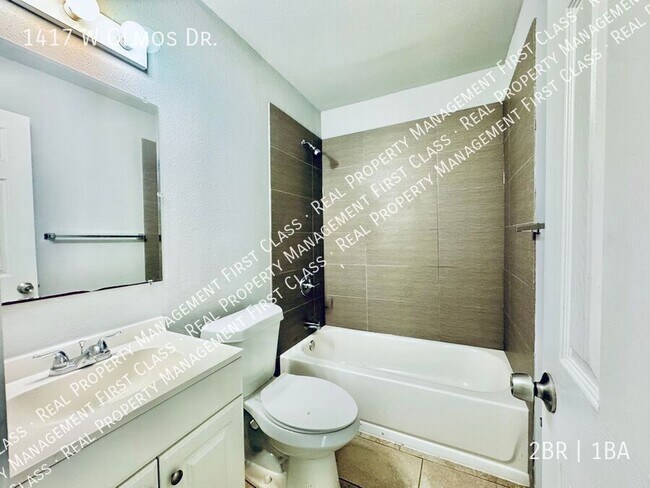 Photo - 1417 W Olmos Dr