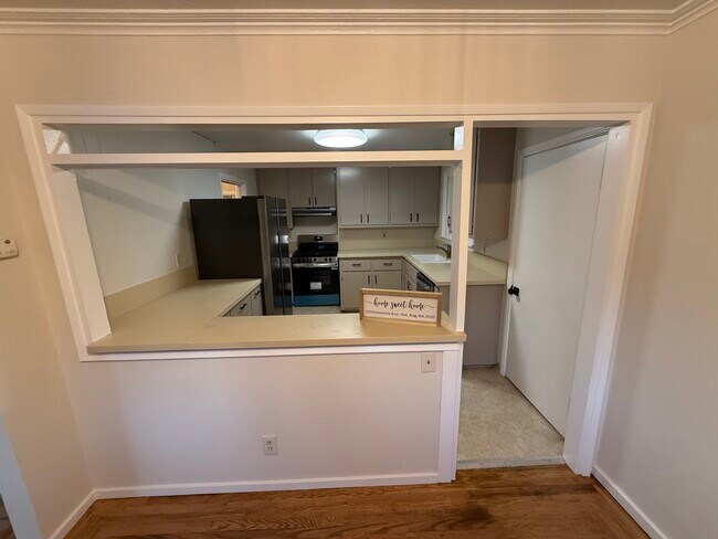 Photo - 701 Poinsettia Ave