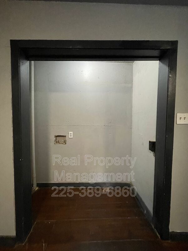 Photo - 3315 Weller Ave