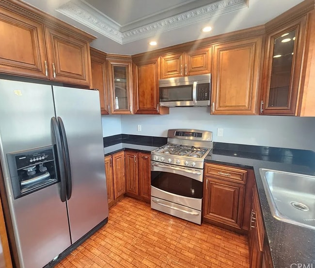 Building Photo - 7252 Farmdale Ave Rental