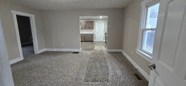 Photo - 419 Clayton St