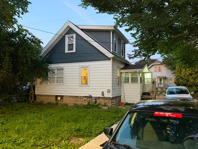 Photo - 2736 N 52nd St