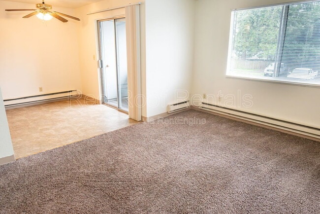 Photo - 302-163 163 St Ct E Unit 6