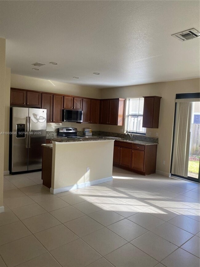 Photo - 9614 Waterview Way