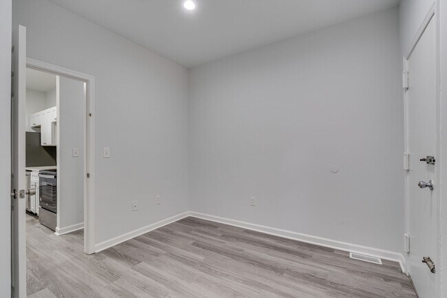 Building Photo - Brand New Luxury Temple Apartments Unit 1