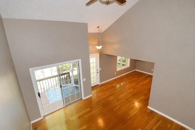 Photo - 31 E Bluff Rd