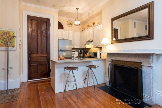 Building Photo - 190 Beacon St Unit 3 Rental