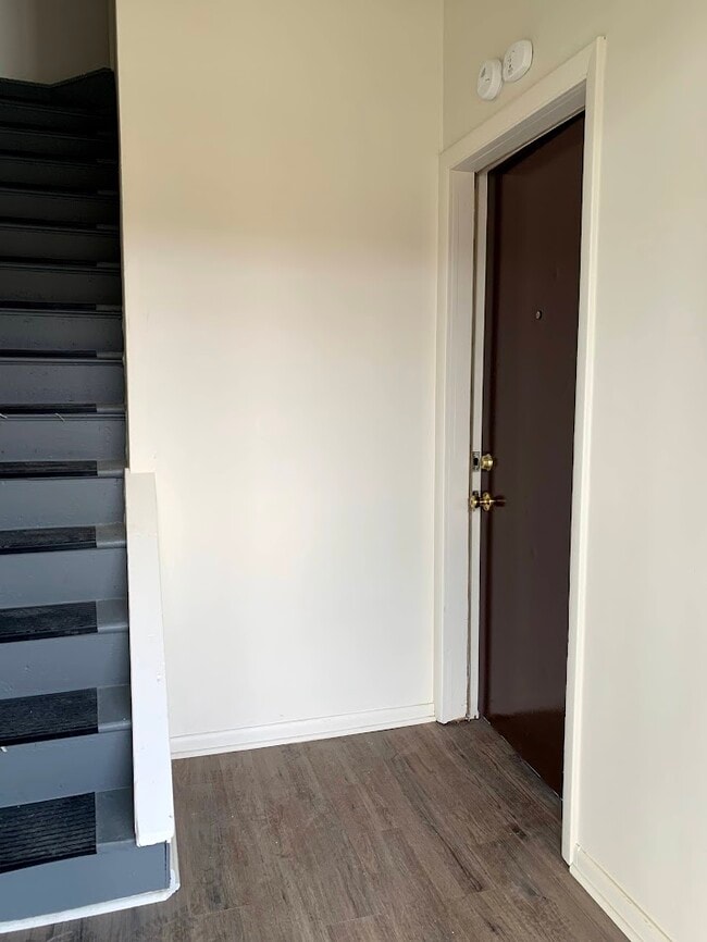 Building Photo - 935 Punta Gorda Ave Unit 2