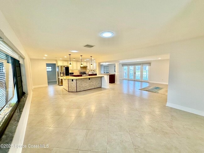 Photo - 425 Penguin Dr