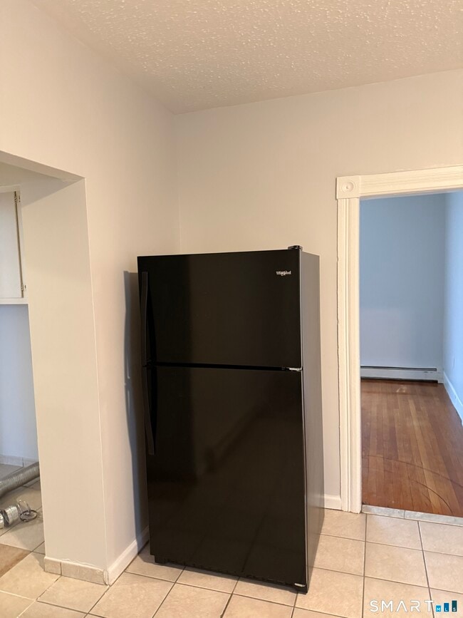 Photo - 192 Russ St Unit 2nd Floor