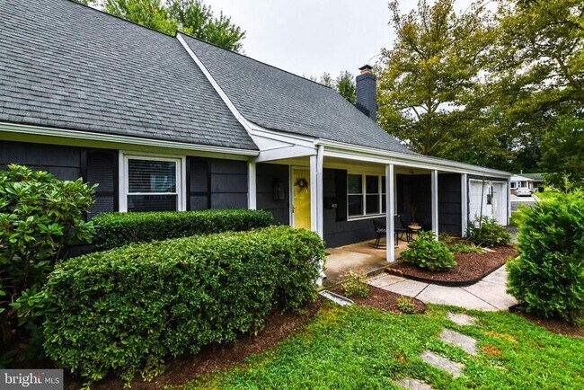 Photo - 4105 Yardley Ct