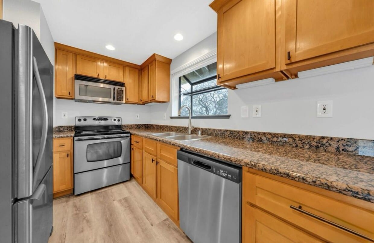 Photo - 2827 Monument Boulevard (Concord, CA)