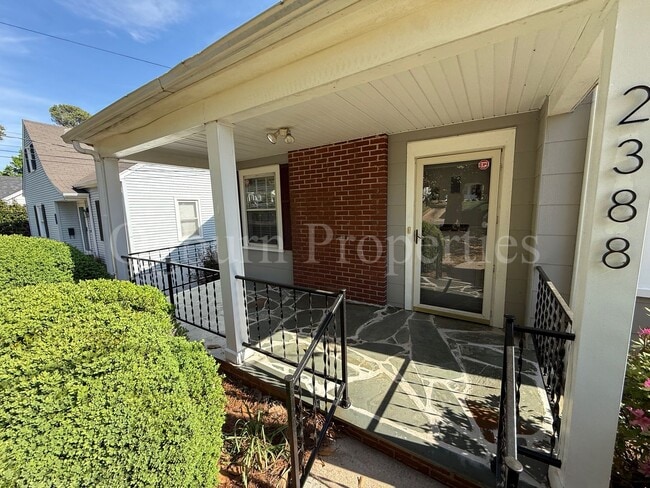 Photo - 2388 Jefferson Ave