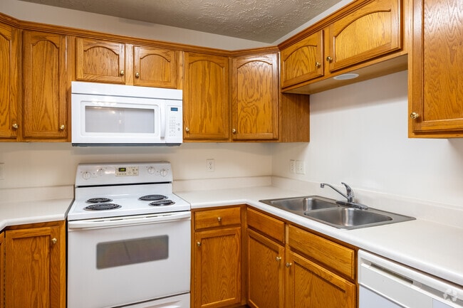 2BR, 2BA - 1,122SF - Kitchen