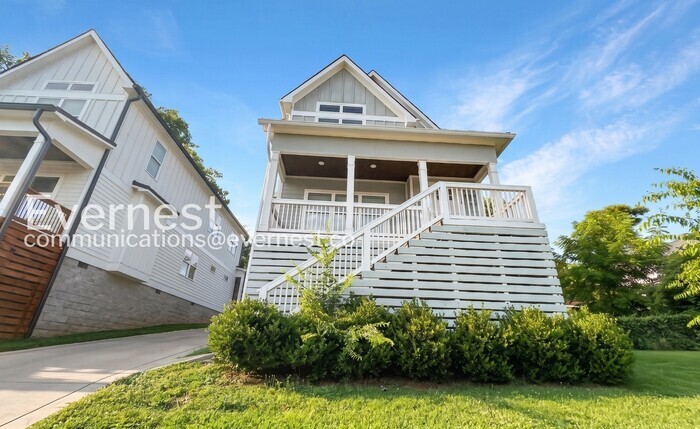 Photo - 520 Moore Ave