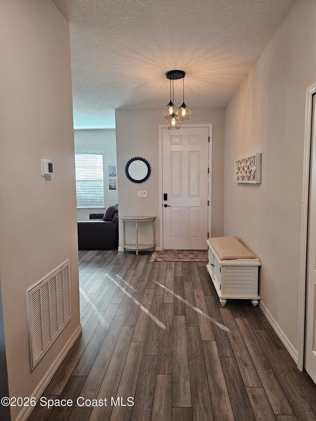 Photo - 4793 Shannock Ave