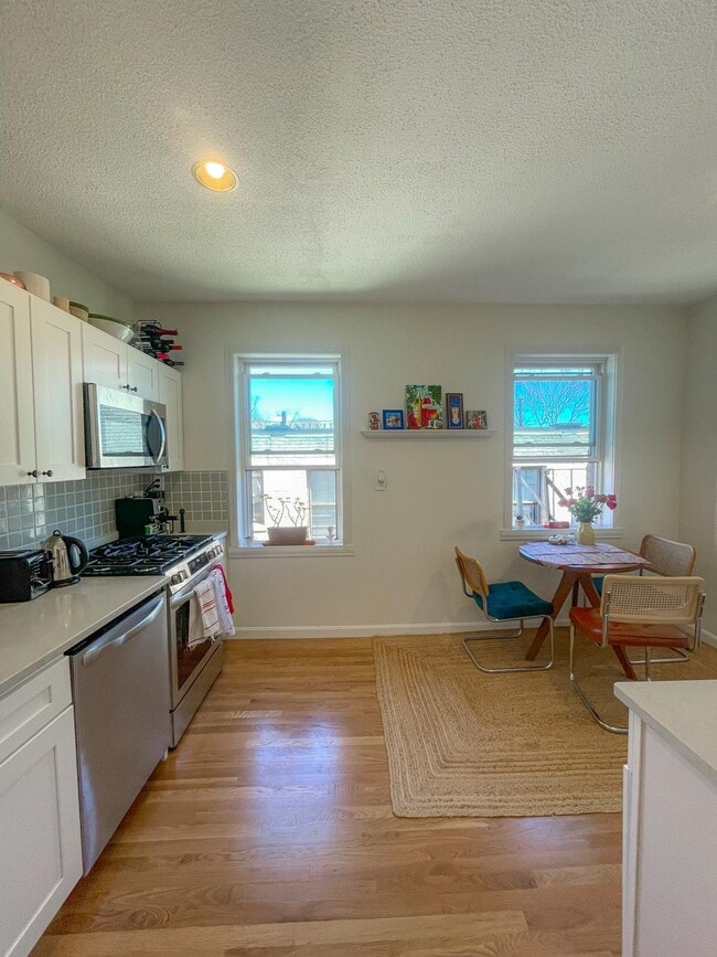 Kitchen - 22 Chiswick Rd Apartment Unit 18
