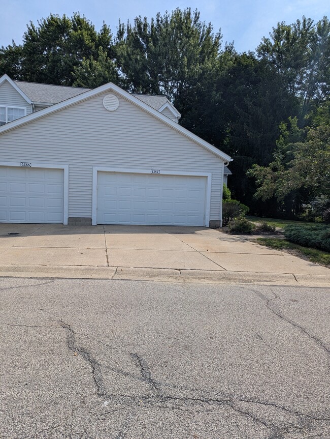 Building Photo - 1359 Meadow Run Rental
