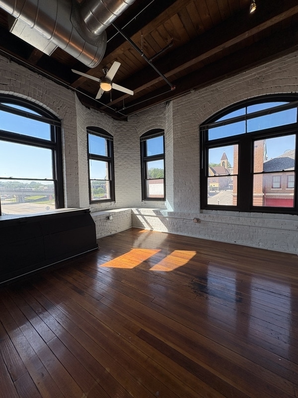 Building Photo - 116 N 5th St Unit 215