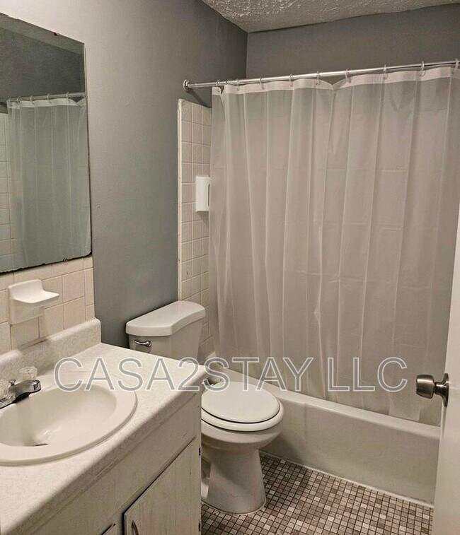 Photo - 329 Redmar Blvd Unit 14