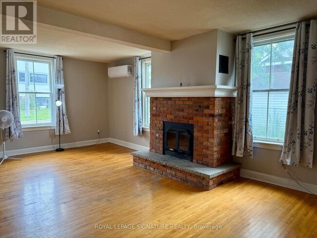 Photo - 12 Hemlock Ave