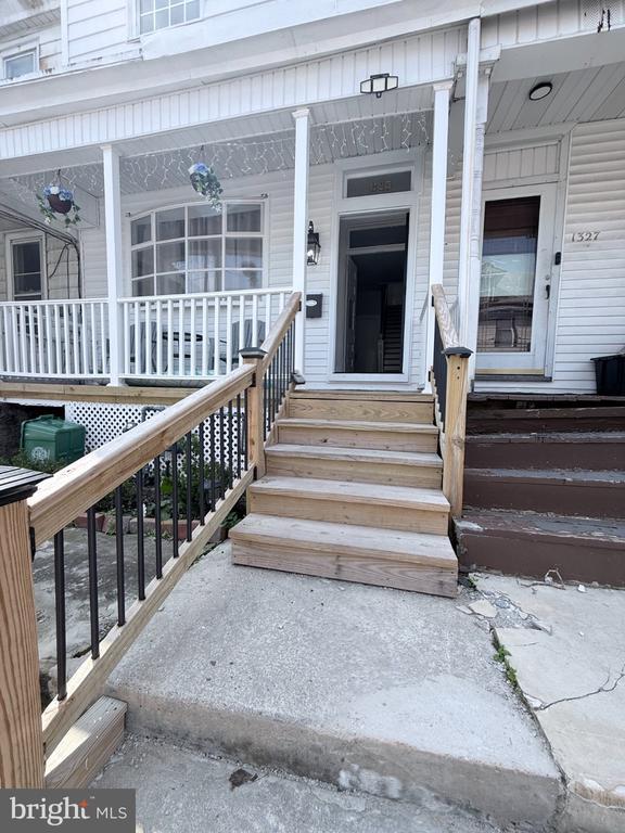 Photo - 1325 W Norwegian St