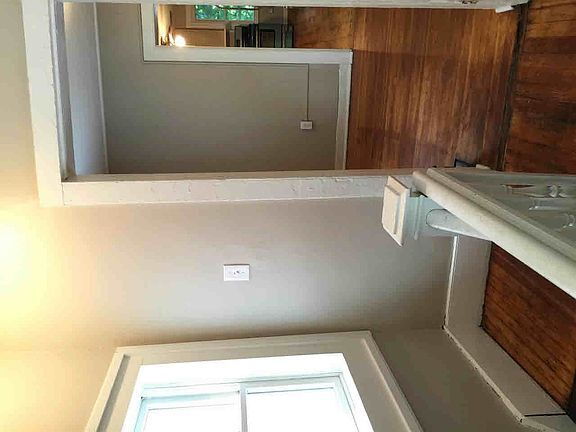 Photo - "Chic 2-Bed Gem with Granite Elegance in P...