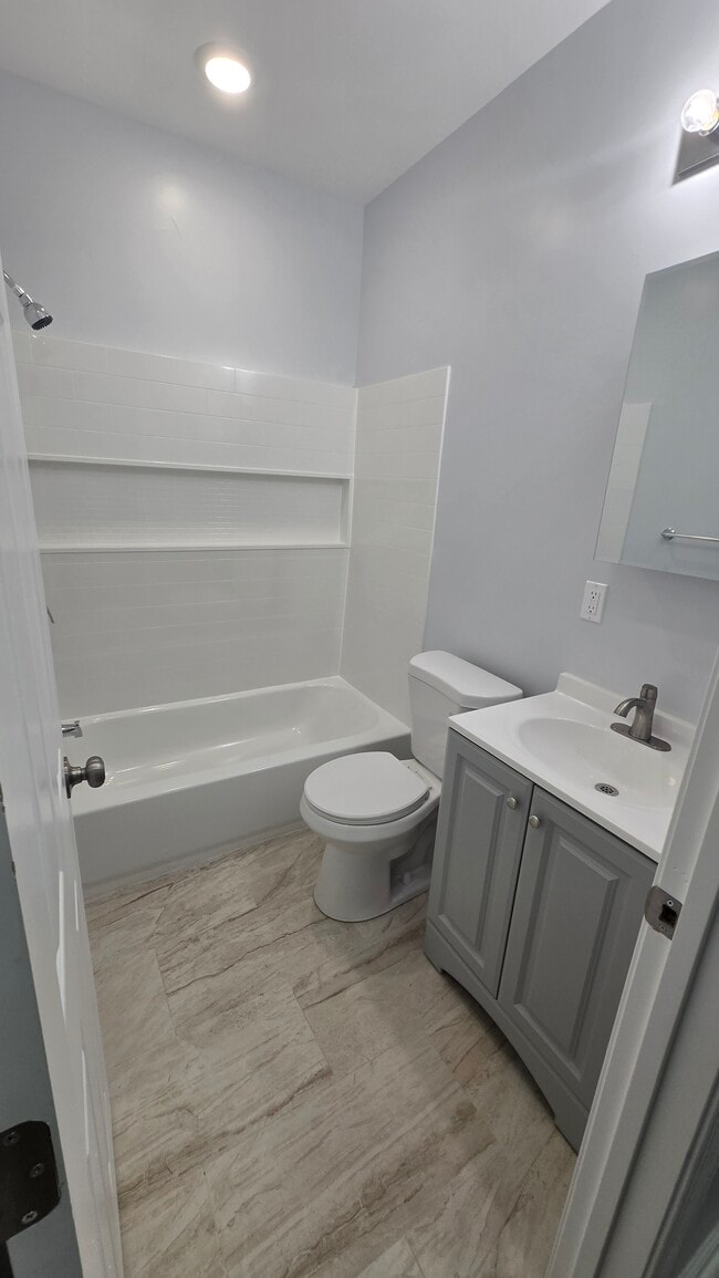 Bathroom 1 - 1325 Narragansett St Unit Floor 2