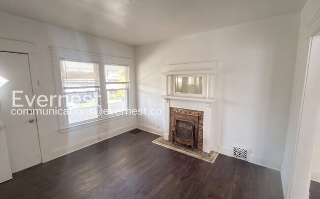 3353 E 132nd St Unit 2