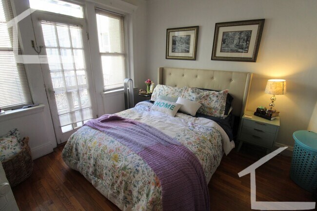 Photo - Amazing 2bed in Allston.... Don't miss out!