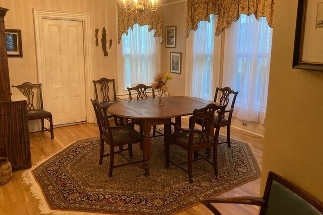 Photo - 39 Walker St